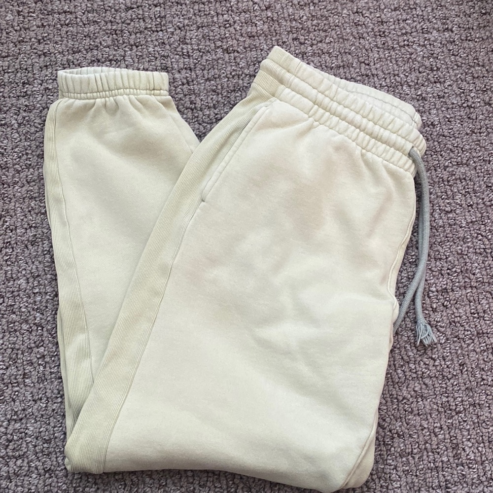 Aritizia TNA cozy sweats
